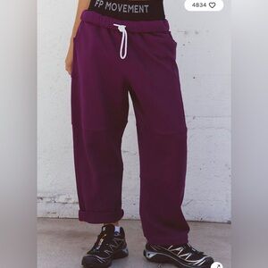NWT Free People Movement||Top Score Cotton Barrel Pants in mulberry size XS